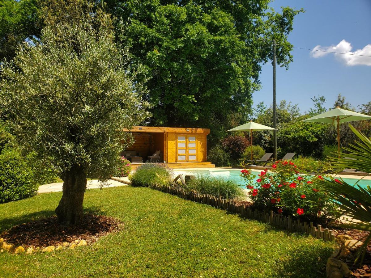 Bed and Breakfast Aux Couleurs d'Esteil à Sainte-Nathalène Extérieur photo